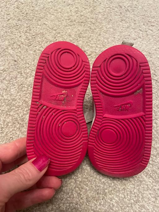 Buy & Sell Ynysddu Caerphilly - Wales - Photos for Nike infant trainers size 4