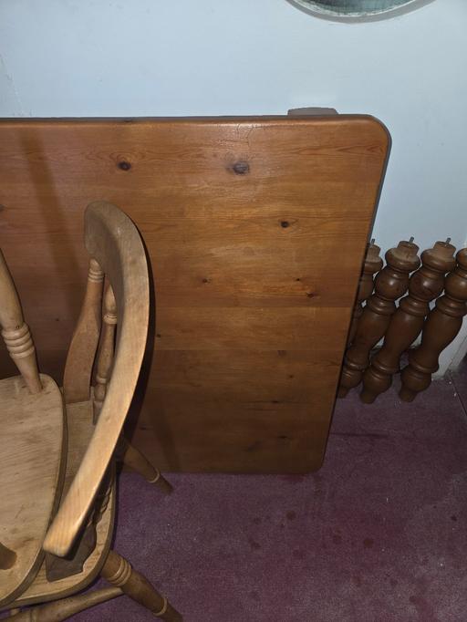 Buy & Sell Wapping East London - Photos for Table and chairs