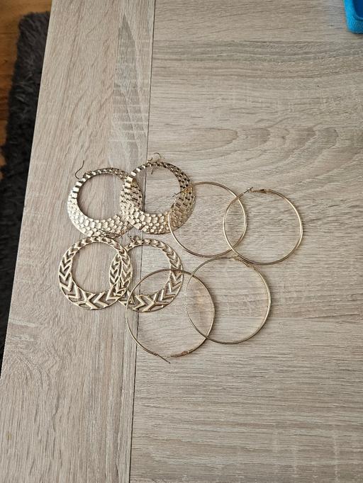 Buy & Sell Newton Doncaster - Photos for 4 pairs of assorted hoop earrings..pierced