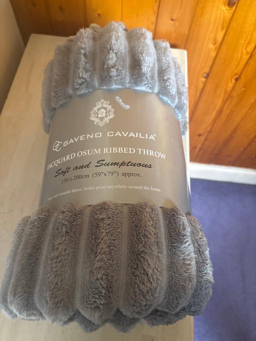 Buy & Sell Thorpe Astley Blaby - Photos for Jacquard possum ribbed throw