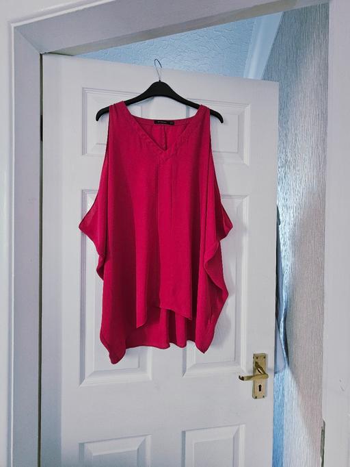 Buy & Sell Newton Doncaster - Photos for Cold shoulder top, size 12..NEW