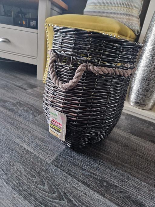 Buy & Sell Ecclesfield Sheffield - Photos for New medium size basket with tags