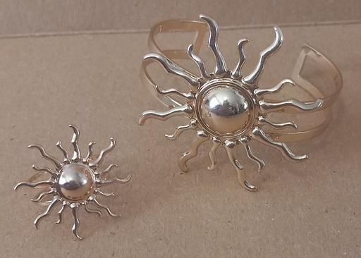 Buy & Sell Thatto Heath Saint Helens - Photos for matching gold plated sunburst jewellery
