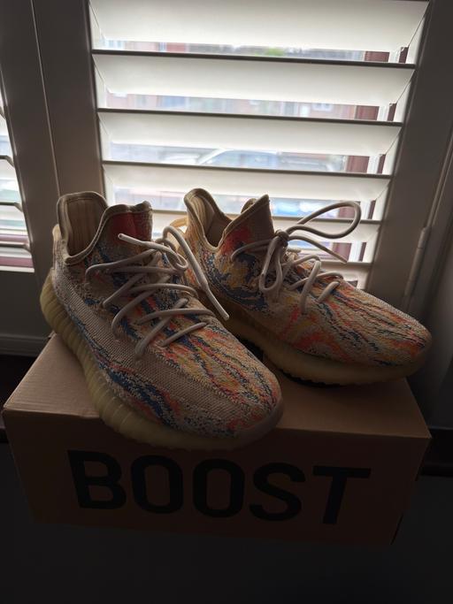 Buy & Sell Everton Liverpool - Photos for Yeezy boost 350