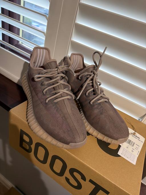 Buy & Sell Everton Liverpool - Photos for Yeezy boost 350