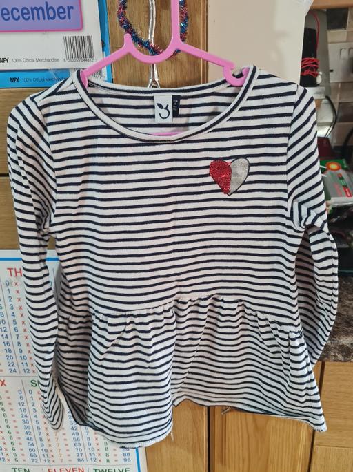 Buy & Sell Chelmsley Wood Solihull - Photos for girls long sleeved 3 pommes top