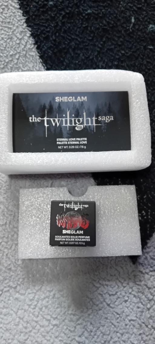 Buy & Sell Ettingshall Wolverhampton - Photos for brand new twilight eye shadow and lip balm