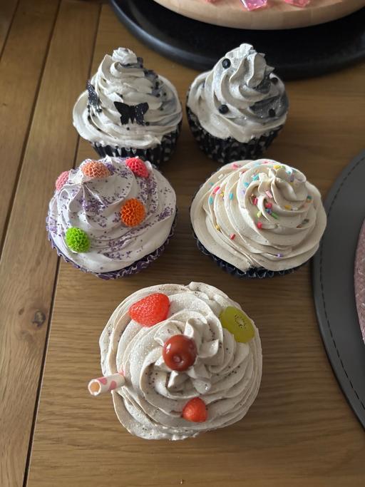 Buy & Sell Golds Hill Sandwell - Photos for Artificial cupcakes