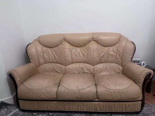 Buy & Sell Ilford Redbridge - Photos for 3 seater sofa and 2 armchairs