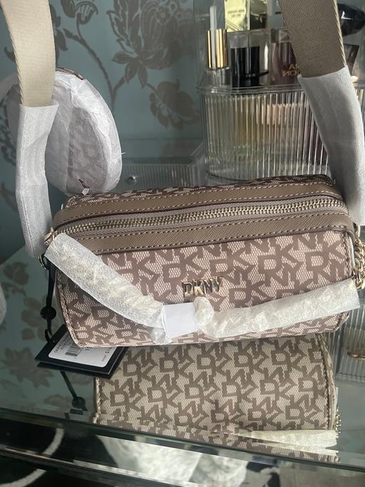 Buy & Sell Handsworth Birmingham - Photos for DKNY barrell bag