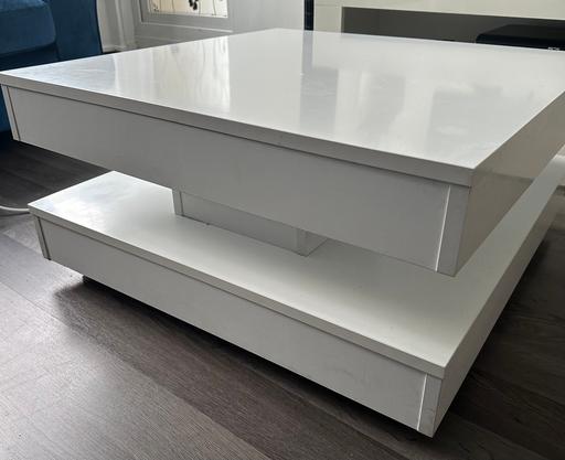 Buy & Sell Stepney East London - Photos for White square rotatable coffee table