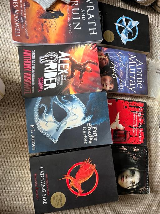 Buy & Sell Wednesfield Wolverhampton - Photos for 8 books 1£ all