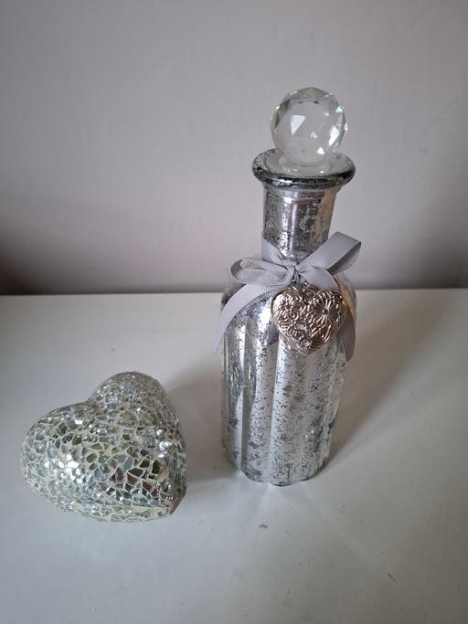 Buy & Sell Scunthorpe North Lincolnshire - Photos for Ornamental Bottle & Mosaic Heart.