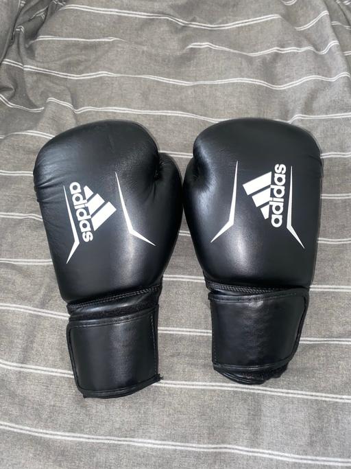 Buy & Sell Hoxton North London - Photos for Adidas Speed 50 Boxing gloves (12oz)