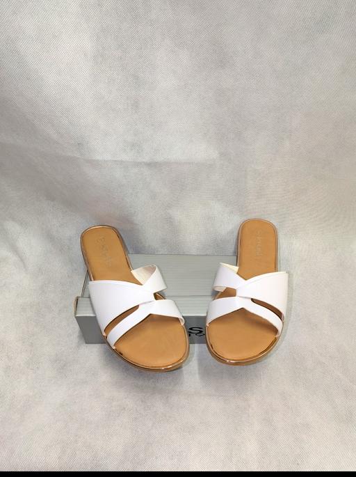 Buy & Sell Netherton Dudley - Photos for New size 3 sandals