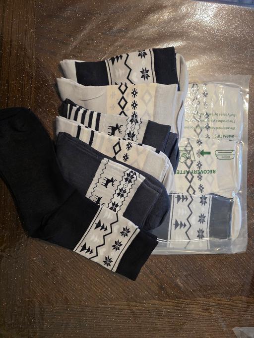 Buy & Sell West Granby Milton Milton Keynes - Photos for 6 pairs of socks