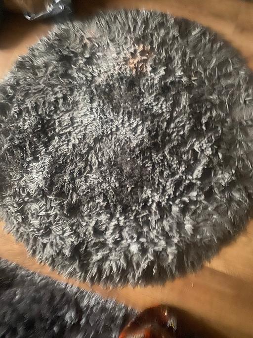 Buy & Sell Colney Hatch North London - Photos for Grey round fluffy rug