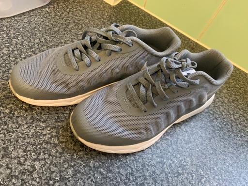 Buy & Sell Quinton Birmingham - Photos for Boys Nike air max invigor size 2