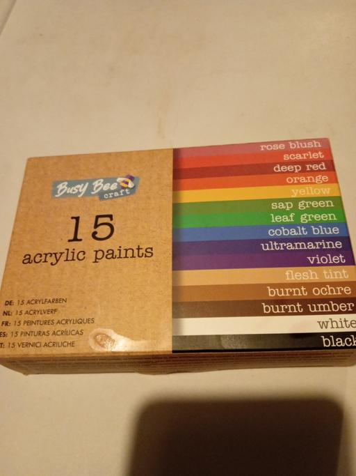 Classes Horncastle East Lindsey - Photos for brand new box of 15 Acrylic paints