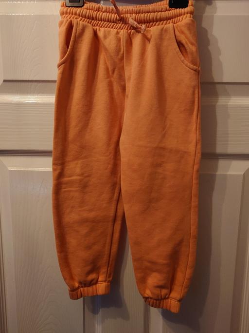 Buy & Sell Woodthorpe Charnwood - Photos for Girls peach joggers size 4-5 years