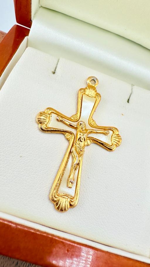 Buy & Sell Harrow on the Hill North West London - Photos for Gold Tone Crucifix Pendant Mother of Pearl
