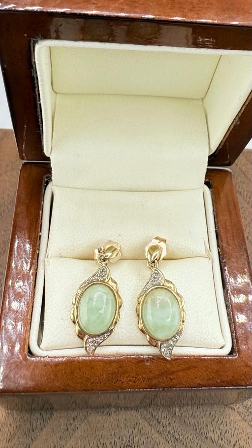Buy & Sell Harrow on the Hill North West London - Photos for Fine 9ct Gold Diamond and Jade Drop Earrings