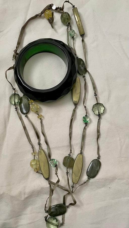 Buy & Sell Buckhurst Hill Epping Forest - Photos for Virgin Vie Green Beaded necklace with Bangle