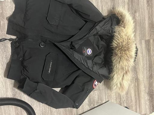 Buy & Sell Netherley Liverpool - Photos for Canada goose