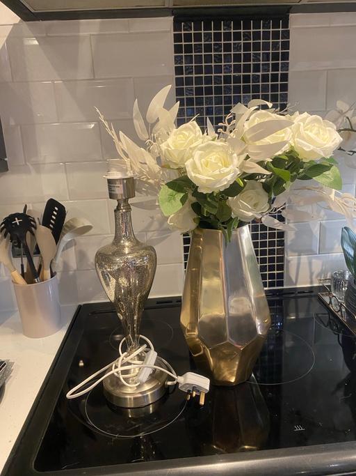 Buy & Sell North End South East London - Photos for Gold vase with white flowers