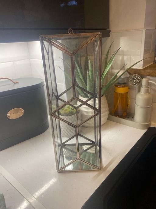 Buy & Sell North End South East London - Photos for Gold and glass art deco vase