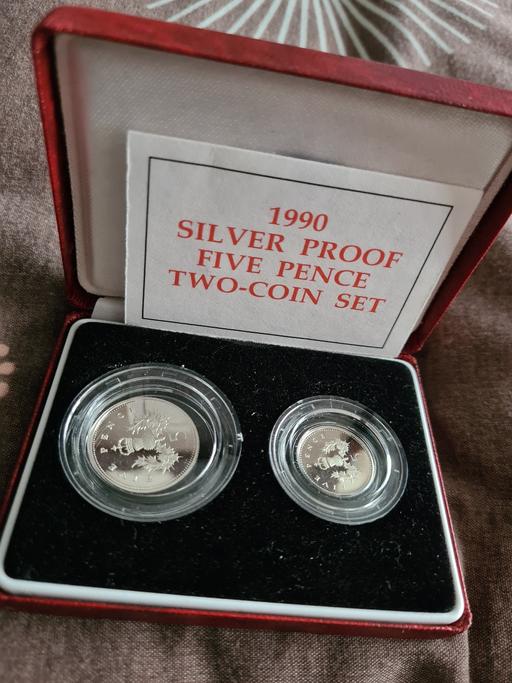 Buy & Sell Smethwick Sandwell - Photos for Royal mint silver five pence coin set