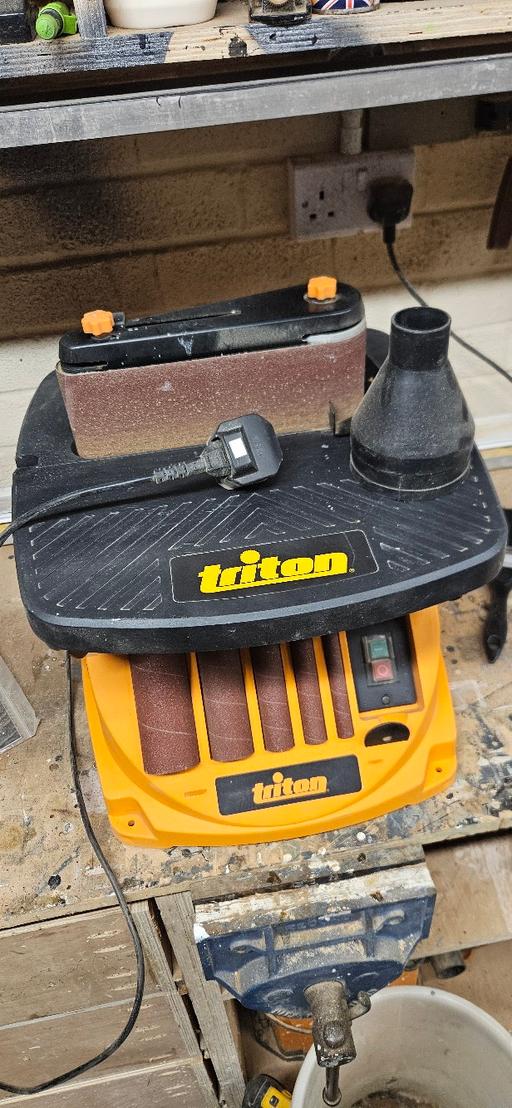 Buy & Sell Allesley Coventry - Photos for Triton TSPST450 Osilating Spindle/Belt Sander