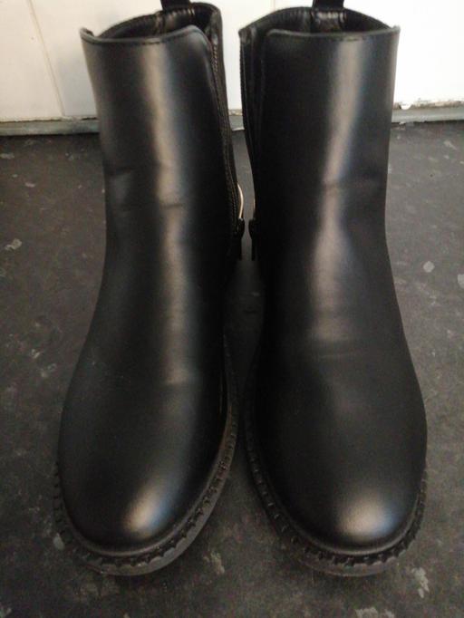 Buy & Sell Wednesfield Wolverhampton - Photos for ladies size *4* worn once