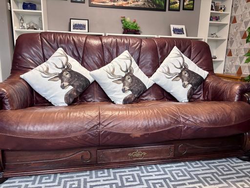 Buy & Sell Kingsnorth Ashford - Photos for 3 seater & 2 seater leather sofa with drawer