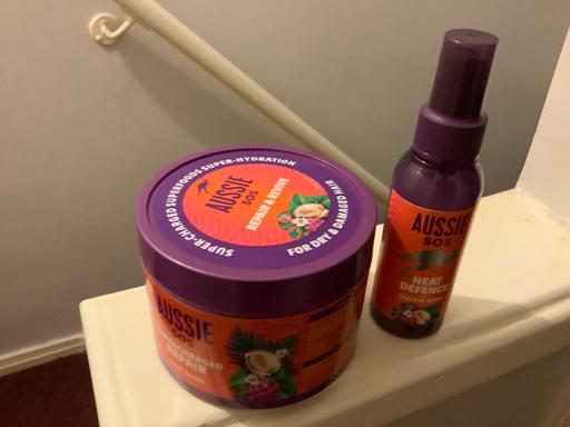 Buy & Sell Hook South West London - Photos for Aussie SOS hair mask and heat spray