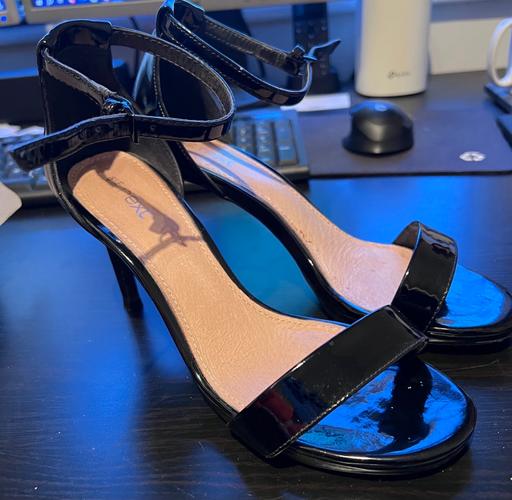 Buy & Sell Halesowen Dudley - Photos for Black patent heeled sandal