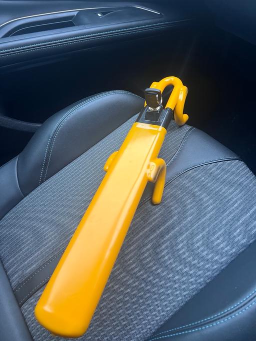 Vehicles East Acton West London - Photos for Steering Wheel Lock