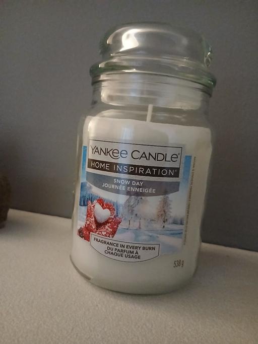 Buy & Sell Radcliffe Bury - Photos for Large Yankee Candle New