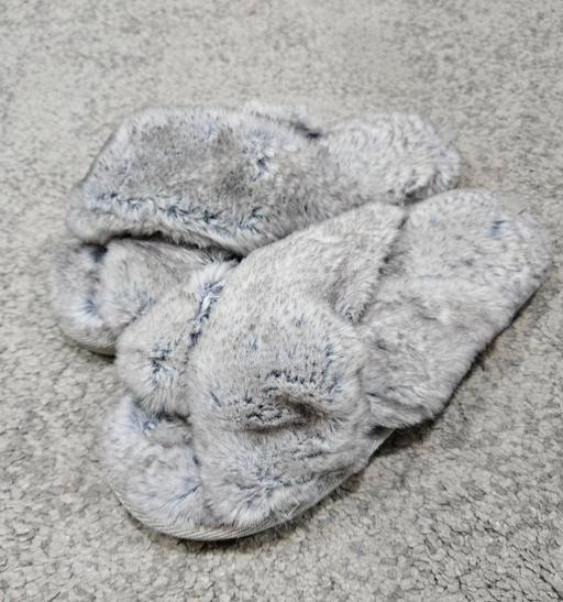 Buy & Sell Runcorn Halton - Photos for Size 5-6 F&F grey fluffy slippers