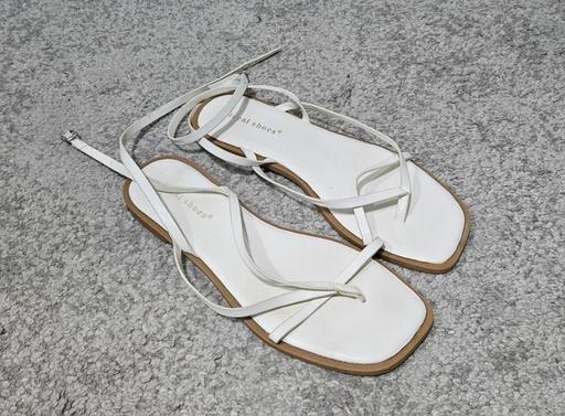 Buy & Sell Runcorn Halton - Photos for Size 5 white sandals