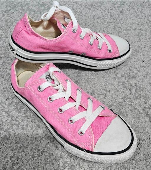 Buy & Sell Runcorn Halton - Photos for Size 2 CONVERSE pink trainers