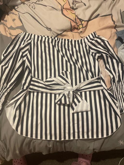 Buy & Sell Shepherd`s Bush West London - Photos for Ladies off the shoulder top