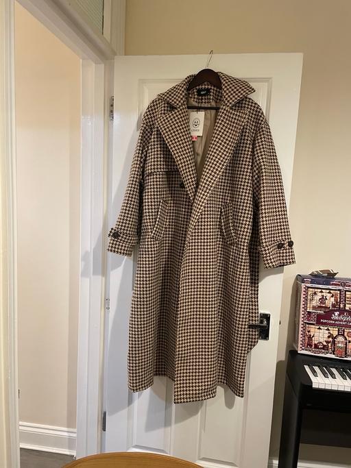 Buy & Sell Gunnersbury West London - Photos for Brand New Patterned Coat