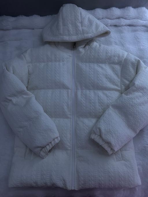 Buy & Sell Moxley Walsall - Photos for CREAME PUFFER JACKET