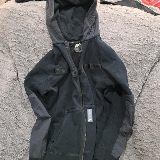 Buy & Sell Sutton Coldfield Birmingham - Photos for Nike Airmax Jacket Kids L