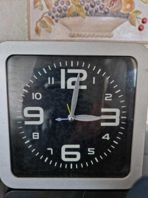 Buy & Sell Grassmoor North East Derbyshire - Photos for battery alarm clock