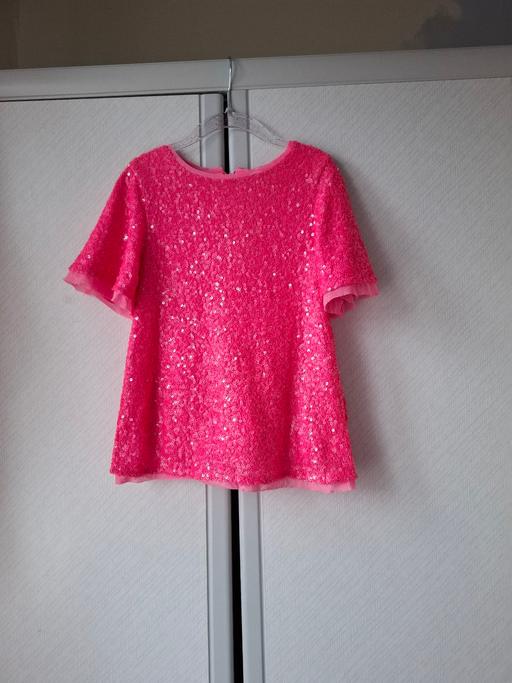 Buy & Sell Scunthorpe North Lincolnshire - Photos for Girls Sequinned Party Top. Age 6-7 Years.
