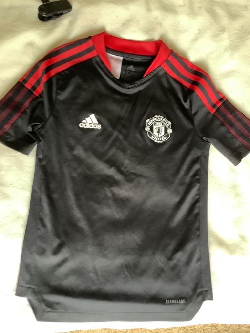 Buy & Sell Grassmoor North East Derbyshire - Photos for Manchester United top size 9-10 years