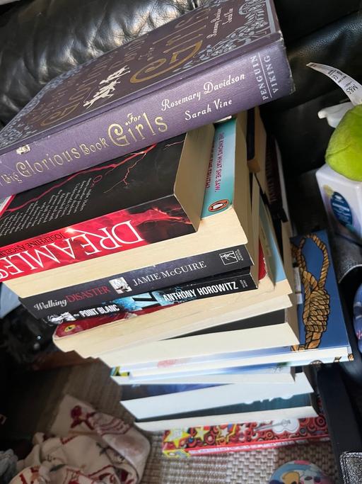 Buy & Sell Wednesfield Wolverhampton - Photos for 22 book bundle all 2£