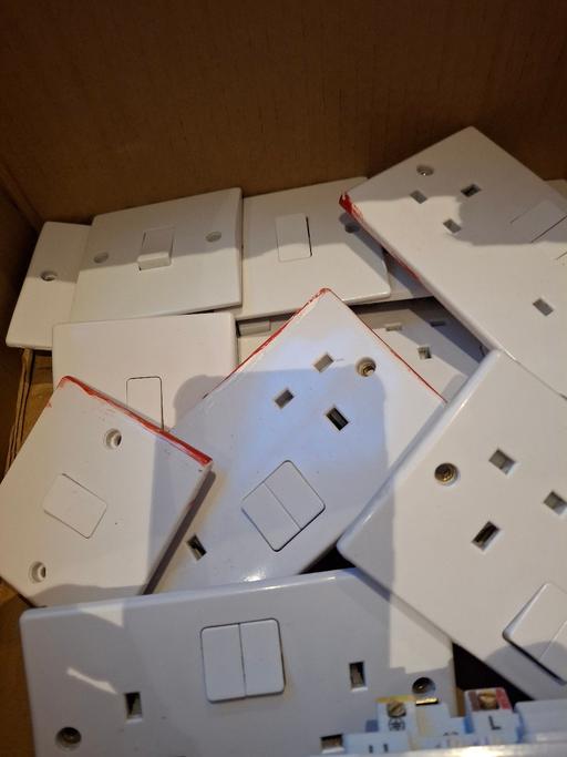 Buy & Sell Northfield Birmingham - Photos for FREE - LIGHT SWITCHES & PLUG SOCKETS
